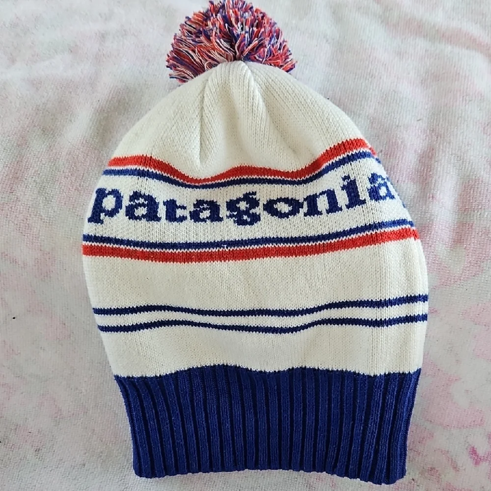 Patagonia Unisexual White, Red and Blue Striped Beanie